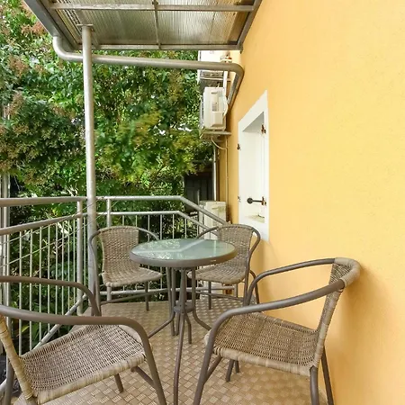 Apartment Perlina - With Terrace Vrsar